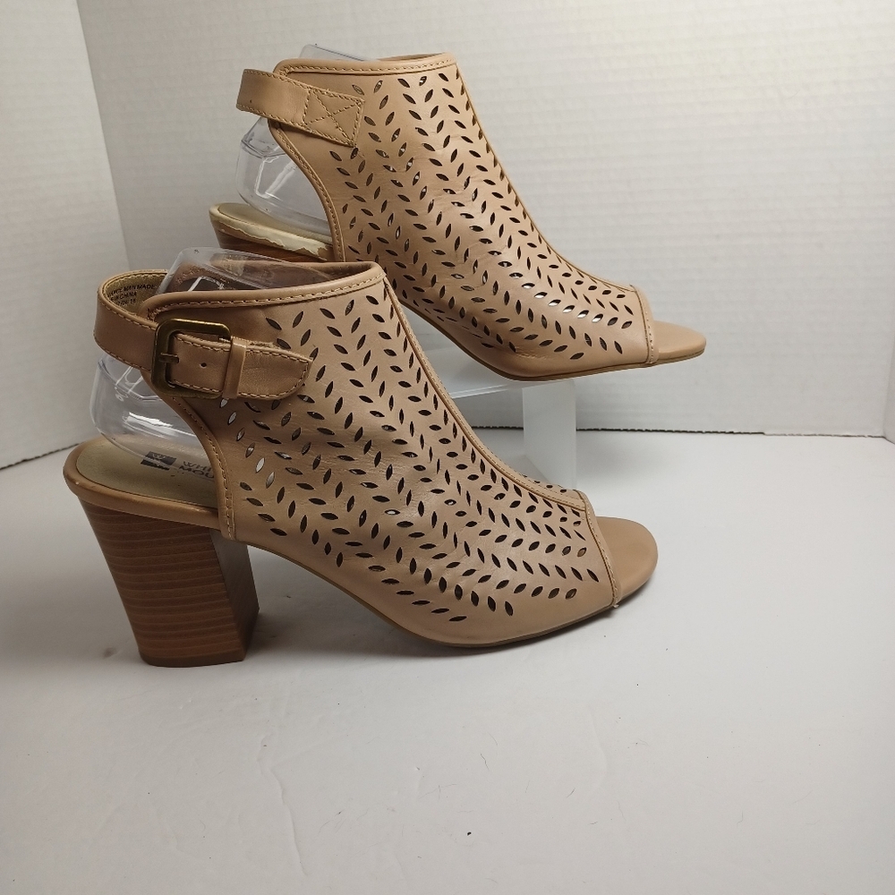 White Mountain Open Toe Cut-Outs Tan Block Heel Sandals‎ Womens Size 9.5 READ